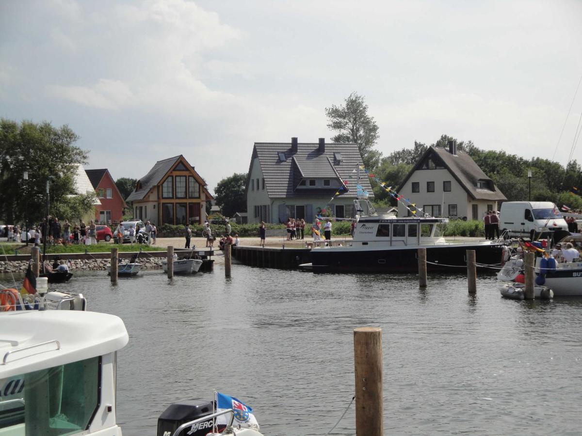 Ferienhaus Boddenblick Und Kranich Vieregge Экстерьер фото